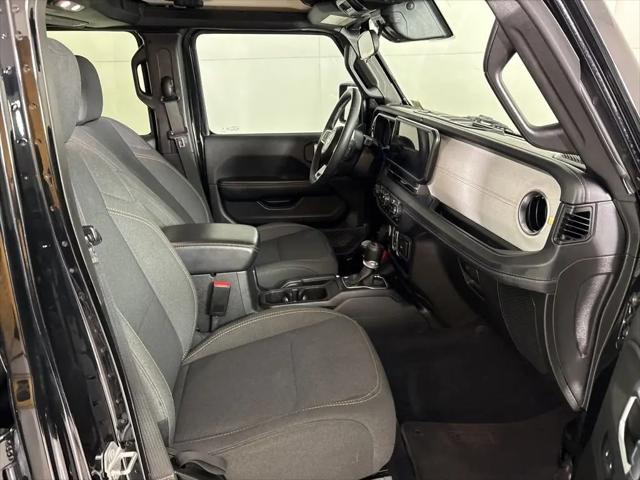 2025 Jeep Wrangler 4-Door Sahara 4x4