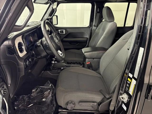 2025 Jeep Wrangler 4-Door Sahara 4x4