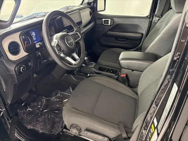 2025 Jeep Wrangler 4-Door Sahara 4x4