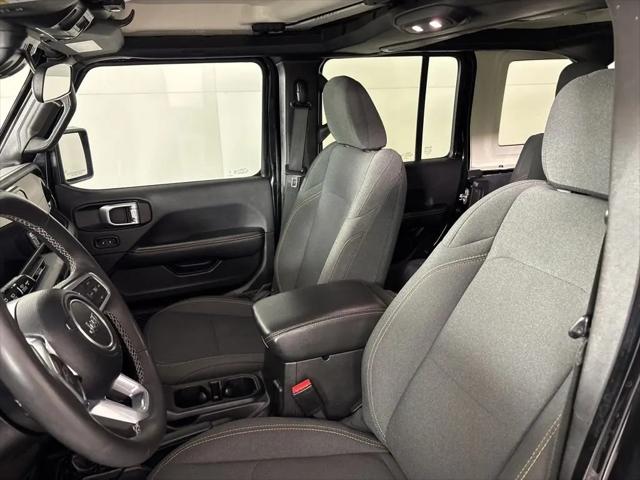 2025 Jeep Wrangler 4-Door Sahara 4x4