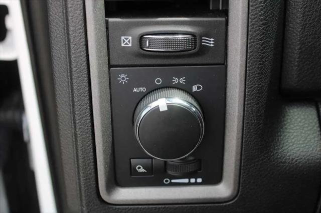 2024 Ram 1500 Classic Tradesman Crew Cab 4x2 5'7" Box