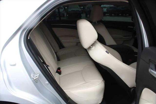2023 Chrysler 300 Touring L