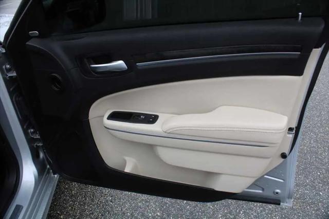 2023 Chrysler 300 Touring L
