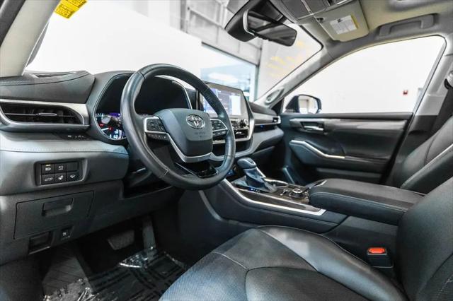 2022 Toyota Highlander Platinum