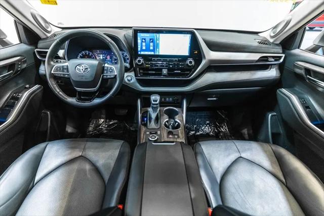 2022 Toyota Highlander Platinum