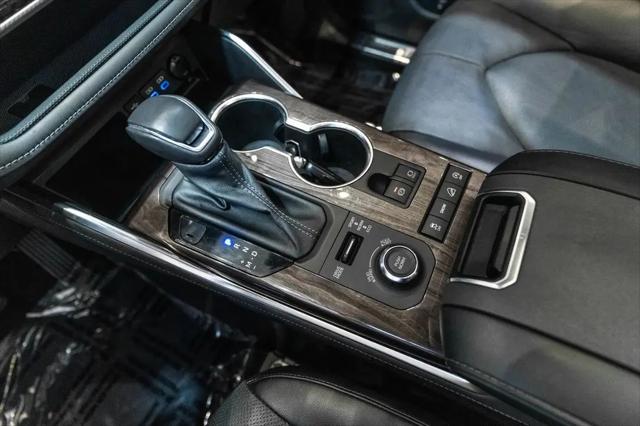 2022 Toyota Highlander Platinum