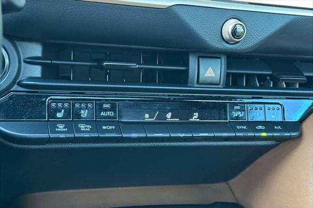 2025 Toyota Crown Signia Limited