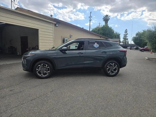 2025 Chevrolet Trax FWD LT