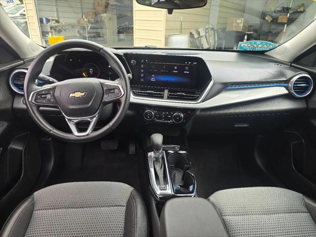 2025 Chevrolet Trax FWD LT