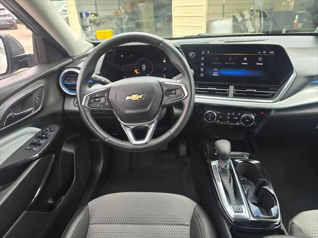2025 Chevrolet Trax FWD LT
