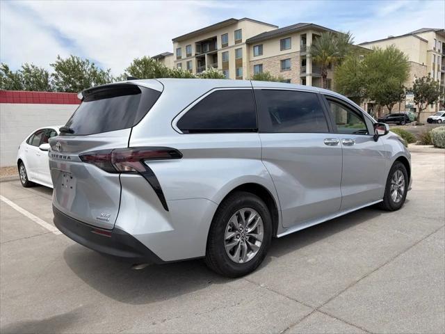 2023 Toyota Sienna XLE