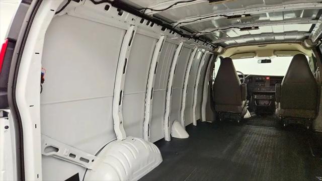 2025 GMC Savana Cargo RWD 3500 Extended Wheelbase Work Van