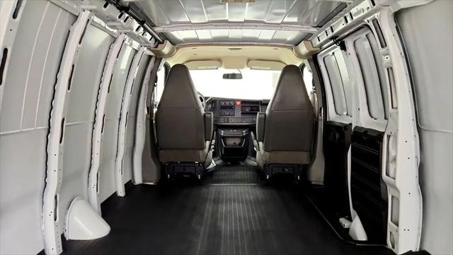 2025 GMC Savana Cargo RWD 3500 Extended Wheelbase Work Van