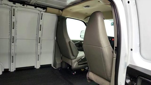 2025 GMC Savana Cargo RWD 3500 Extended Wheelbase Work Van
