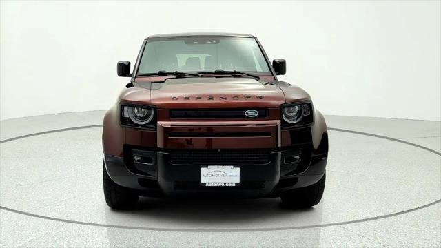 2024 Land Rover Defender 130 P400 X-Dynamic SE