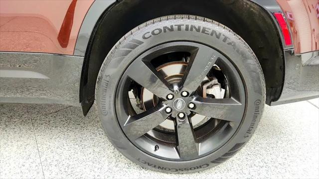 2024 Land Rover Defender 130 P400 X-Dynamic SE