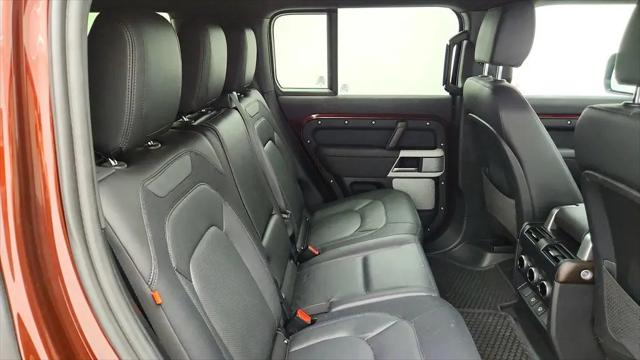 2024 Land Rover Defender 130 P400 X-Dynamic SE