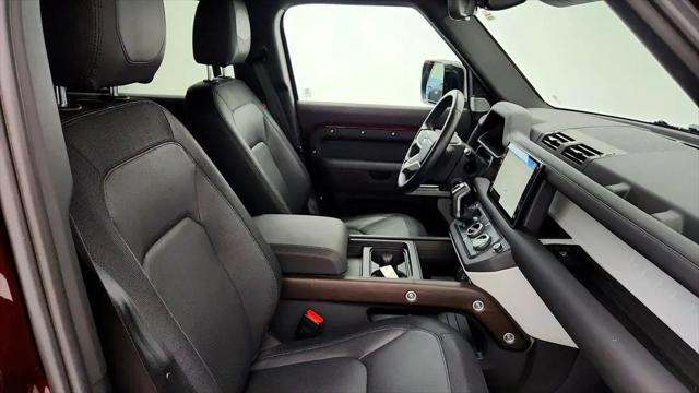 2024 Land Rover Defender 130 P400 X-Dynamic SE