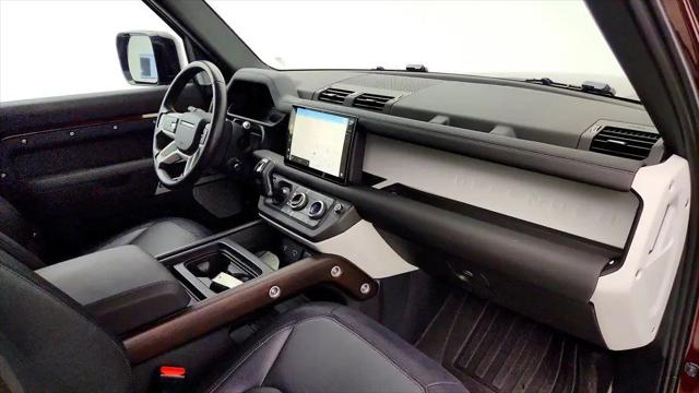 2024 Land Rover Defender 130 P400 X-Dynamic SE