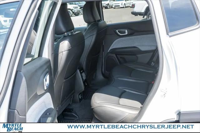 2023 Jeep Compass Latitude Lux FWD