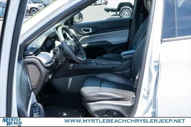 2023 Jeep Compass Latitude Lux FWD
