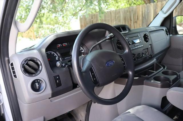 2012 Ford E-350 Super Duty XL