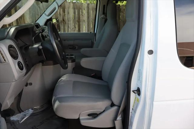 2012 Ford E-350 Super Duty XL