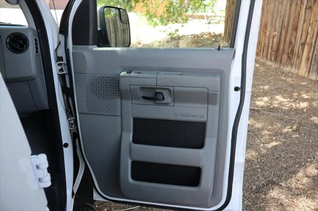 2012 Ford E-350 Super Duty XL