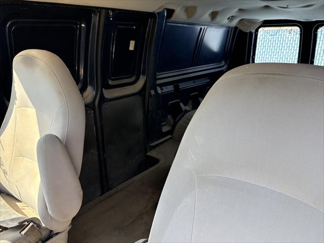 2006 Ford E-150 Unknown