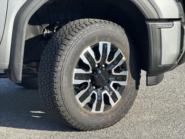 2026 GMC Sierra 2500HD Crew Cab, Standard Bed, Denali Ultimate, 4WD