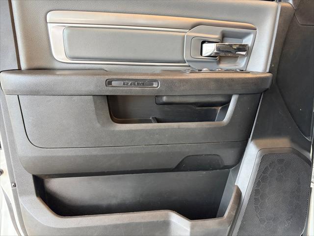 2022 Ram 1500 Classic SLT Crew Cab 4x4 5'7" Box