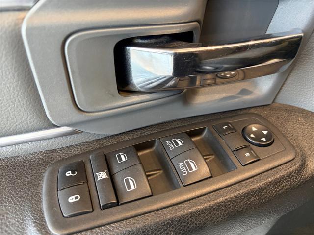 2022 Ram 1500 Classic SLT Crew Cab 4x4 5'7" Box