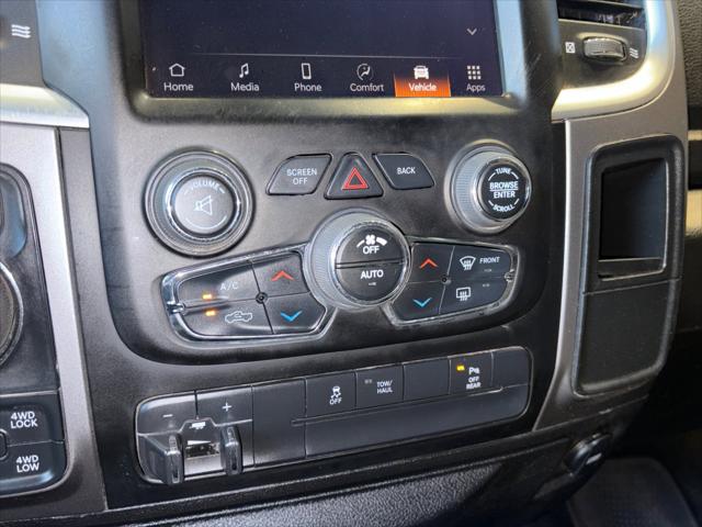 2022 Ram 1500 Classic SLT Crew Cab 4x4 5'7" Box