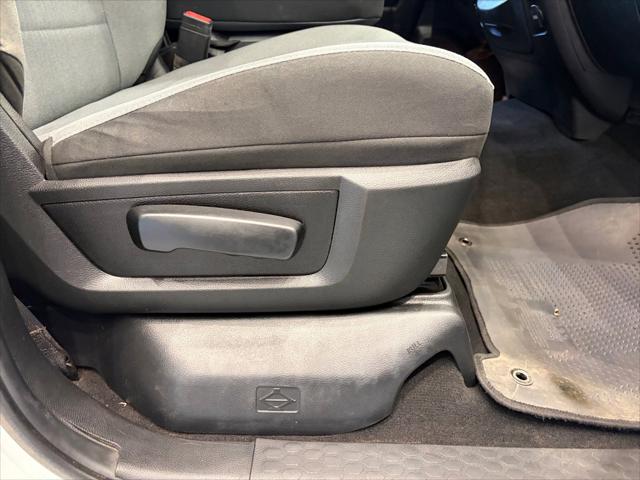 2022 Ram 1500 Classic SLT Crew Cab 4x4 5'7" Box
