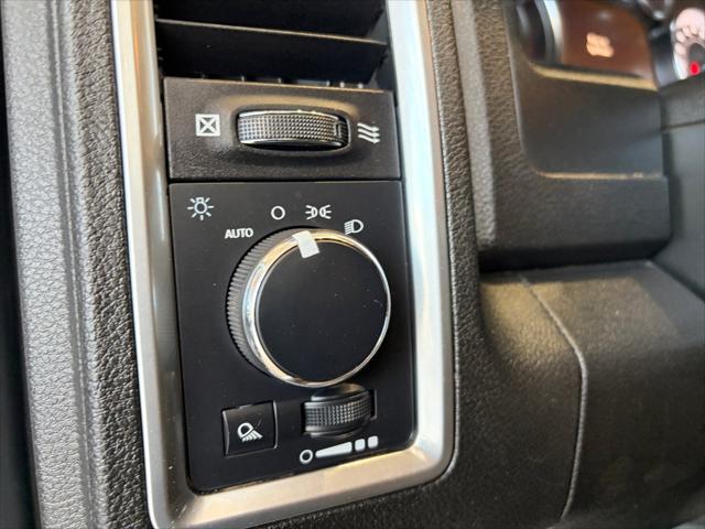 2022 Ram 1500 Classic SLT Crew Cab 4x4 5'7" Box