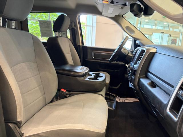 2022 Ram 1500 Classic SLT Crew Cab 4x4 5'7" Box