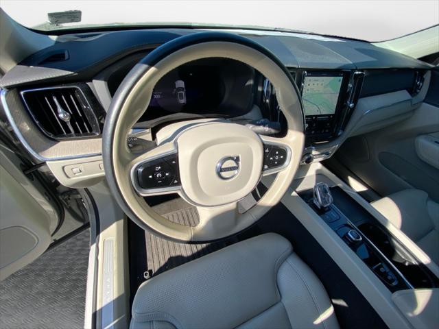 2022 Volvo XC60 B5 Inscription
