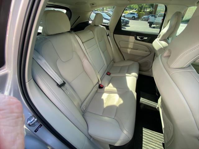 2022 Volvo XC60 B5 Inscription