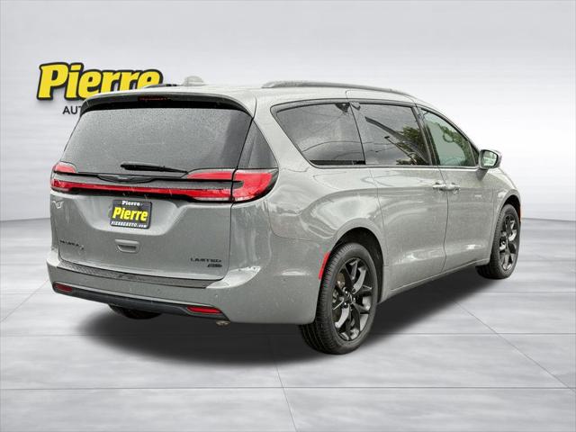 2022 Chrysler Pacifica Limited AWD