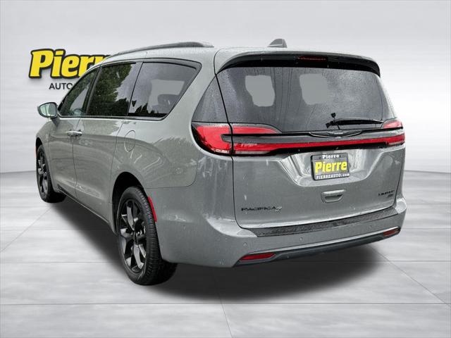 2022 Chrysler Pacifica Limited AWD