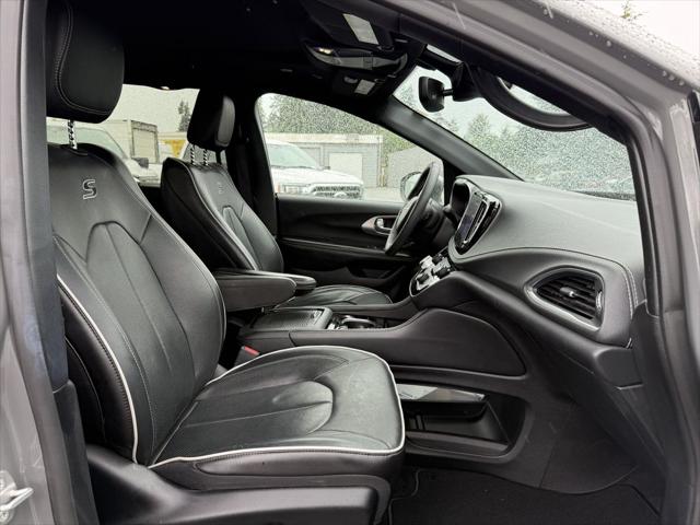 2022 Chrysler Pacifica Limited AWD
