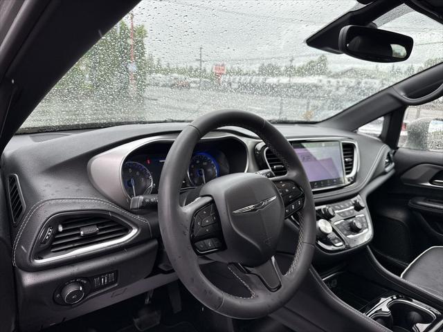 2022 Chrysler Pacifica Limited AWD