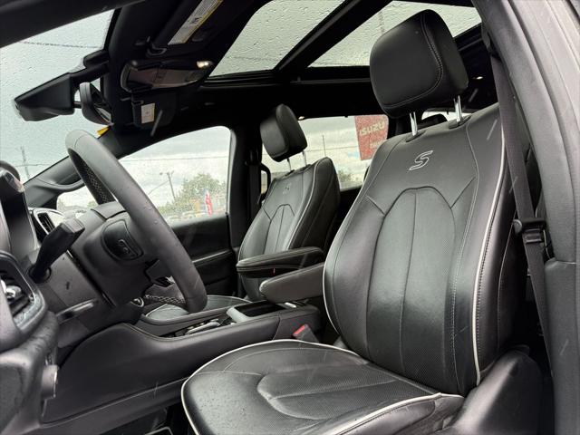 2022 Chrysler Pacifica Limited AWD