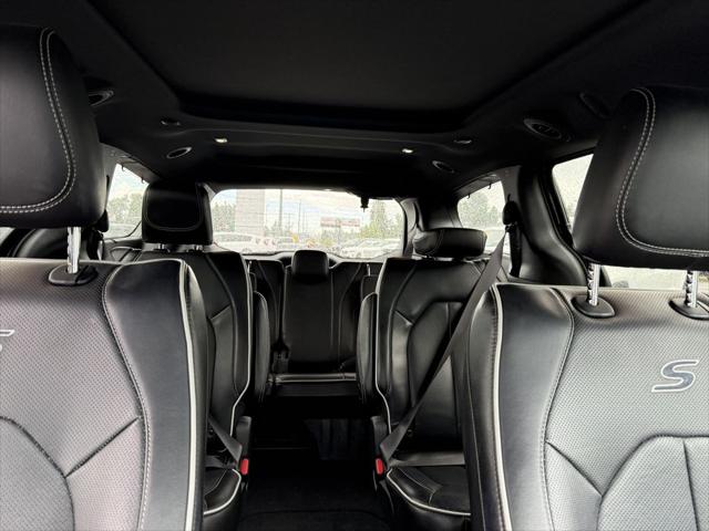 2022 Chrysler Pacifica Limited AWD