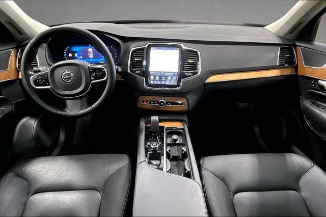 2023 Volvo XC90 B5 Plus