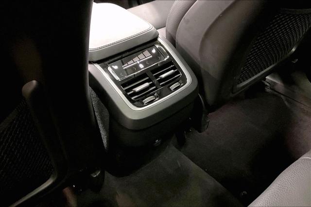 2023 Volvo XC90 B5 Plus