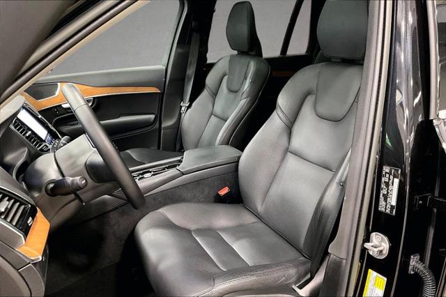 2023 Volvo XC90 B5 Plus