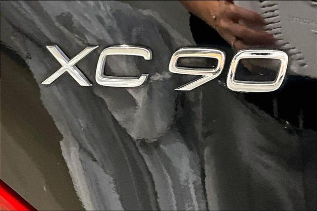 2023 Volvo XC90 B5 Plus