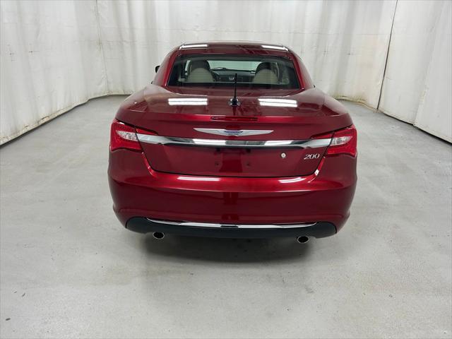 2013 Chrysler 200 Limited