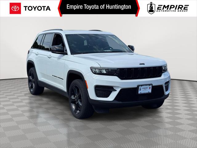 2023 Jeep Grand Cherokee Altitude 4x4 for sale in Huntington Station, NY